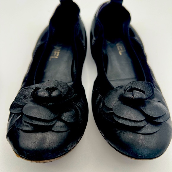 Chanel Black Leather Ballet Flats Camellia - Picture 2 of 10